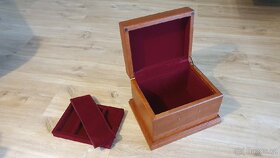 Luxusní dřevěná truhla skříňka