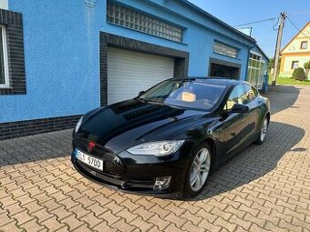 Tesla Model S, doživotní dobijeni zdarma