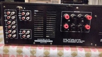 AKAI AM 32