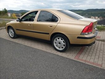 PRODÁM VOLVO S60 SEDAN 2.4i 103kW MANUÁL