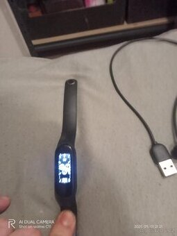 Xiaomi Mi smart Band 5 i s nabiječkou