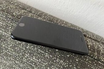 iPhone SE 2020 64 GB cerny