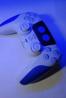 Playstation ASTRO BOT ovladač