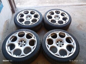 Alfa Romeo GT kola 5x98 originál