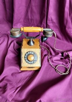 Dřevěný telefon Tesla