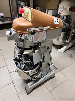 UNIVERZÁLNÍ ROBOT RM 100H