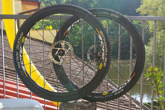 zapletena kola Mavic Cross Ride Disc 26"