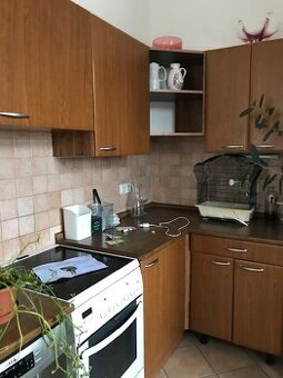 Nepoškozenou kuchyni tmavě hnědou prodám