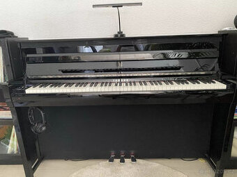 Yamaha Clavinova CLP 685 PE, špičkové digitální piano, nekuř