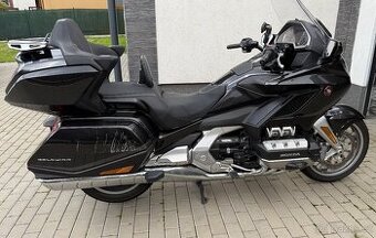 Prodám bouraný Honda GOLDWING