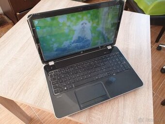 HP Pavilion 15 PERFEKTNÍ STAV (AMD E1-2500, 4GB RAM, 500GB)