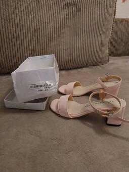 Růžové střevíčky