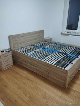 Manželská postel 180x200