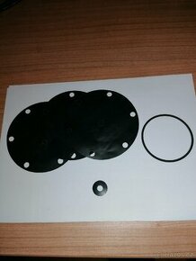 Membrány podávaci čerpadlo a akceleračni pumpy motoru  T805