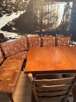 Jídelní rohova soustava