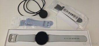 Galaxy Watch4 44mm stříbrné