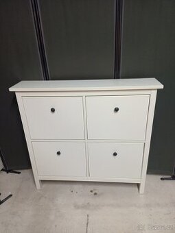 Prodám hezký botník IKEA HEMNES