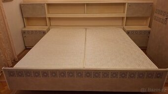 retro postel, včetně roštu a matrací