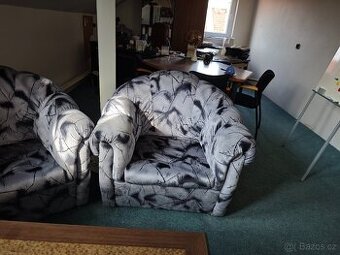 Gauč a dvě křesla