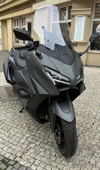Yamaha Tmax 560