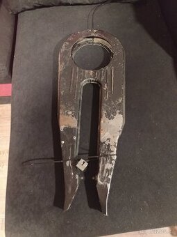 Kryt řetězu ČZ 125 175 hárlejka trail