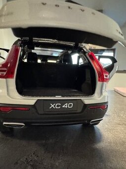 Přesný model auta Volvo XC 40, poměr 1:18