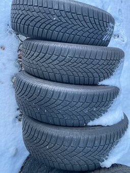 Zimní pneu 215/65R17 Bridgestone