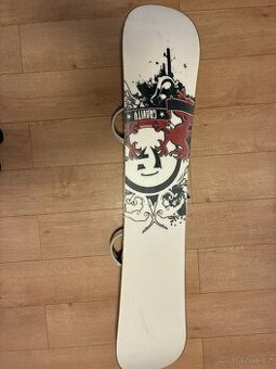 Prodám Snowboard