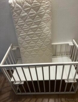 Malá dětská postýlka