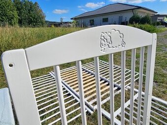 Dětská postýlka dřevěná bílá + matrace Aloe Vera