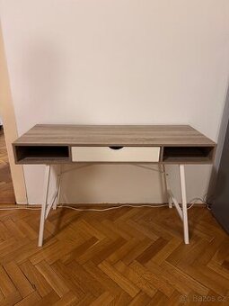 Psací stůl s úložným prostorem