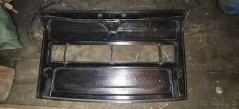 PRODÁM NA TATRA 613 ZADNÍ KAPOTU