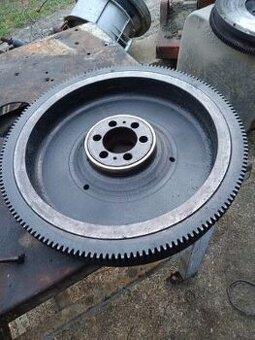 Setrvacnik TATRA 815