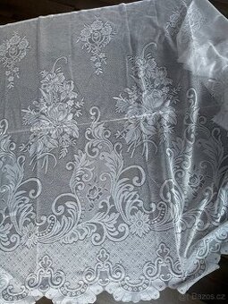 Nová metrážová záclona