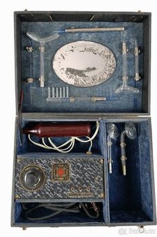 Historický elektroterapeutický přístroj PRAGA