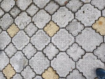 Zámková dlažba - použitá,70 m2,150 Kč/ m2