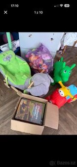 Velký set hraček pro dítko / nenáročnou maminku – houpací sl