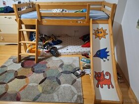 Dětský pokoj - komplet - postel, psací stůl, komody, skříň,