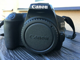 Canon EOS 250D + objektiv Canon