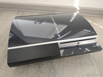 Sony Playstation 3 - 80GB + ovladač a kabeláž