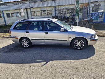 Volvo V40 1.9 D 75 kw Nová STK
