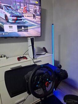 Volant+pedály+řadící páka