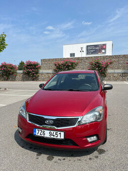 KIA CEED 1,4 CVVT COOL PLUS 73kw - červená metalíza