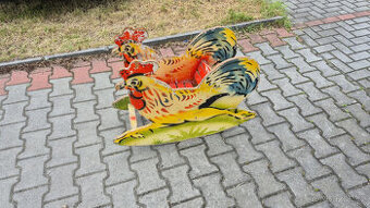 Starý dřevěný houpací kohout - poničen
