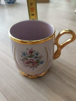 Růžový dekorační porcelán