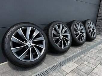 Originál Škoda Superb 235/45 r18