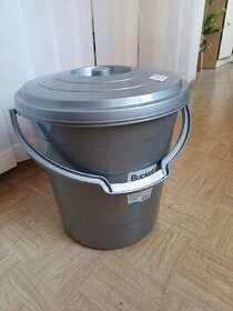 Vědro  s víkem 20l