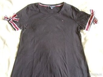 Šaty Tommy Hilfiger.