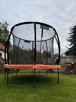 Trampolína