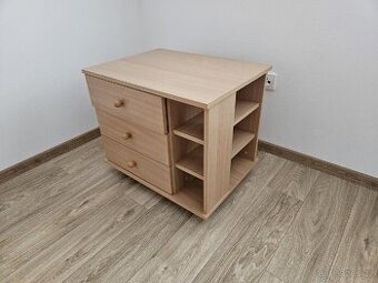 Skříňka se zásuvkami